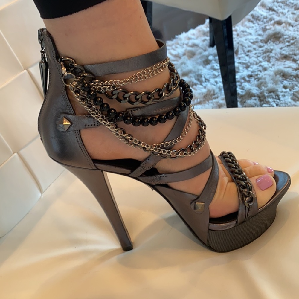 Rock & Republic Strappy Chain heels